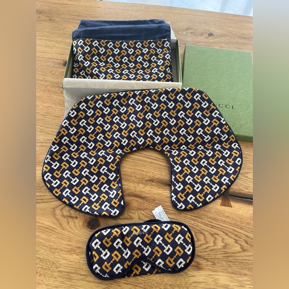 Gucci Travel Set Neck Pillow & Eye Mask Travel Bag